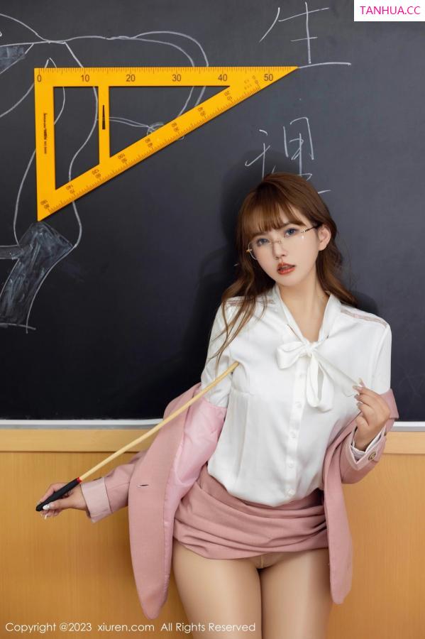 张思允  [XiuRen]高清写真图 2023.04.28 No.6655 张思允Nice 制服丰腴第27张图片